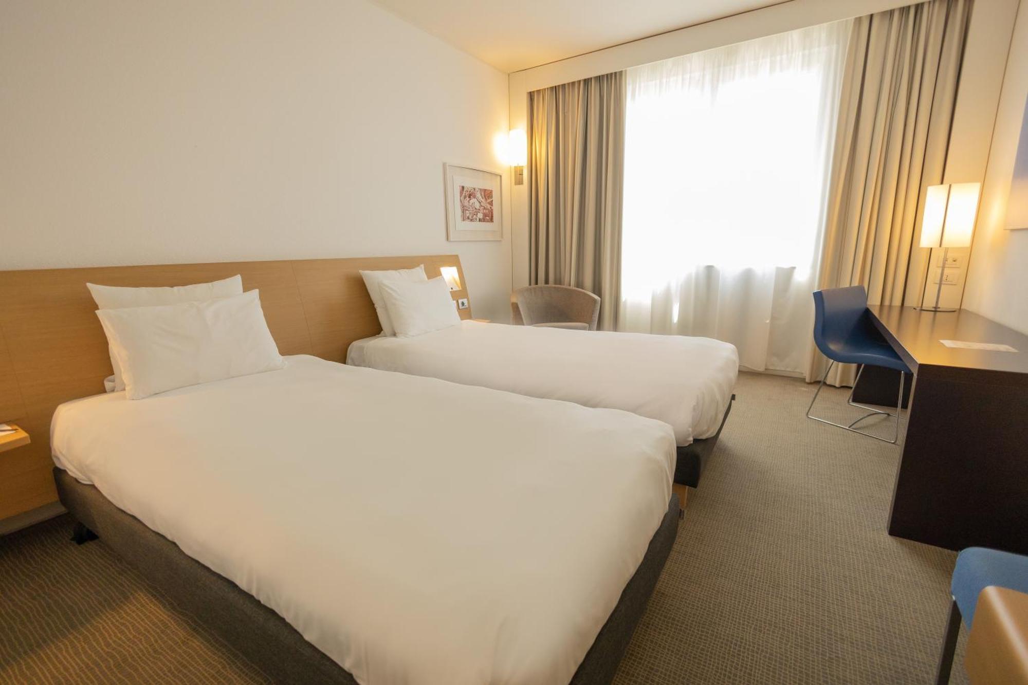 โนโวเทล ซาแลร์โน เอสต์ อาเรกี Hotel ภายนอก รูปภาพ